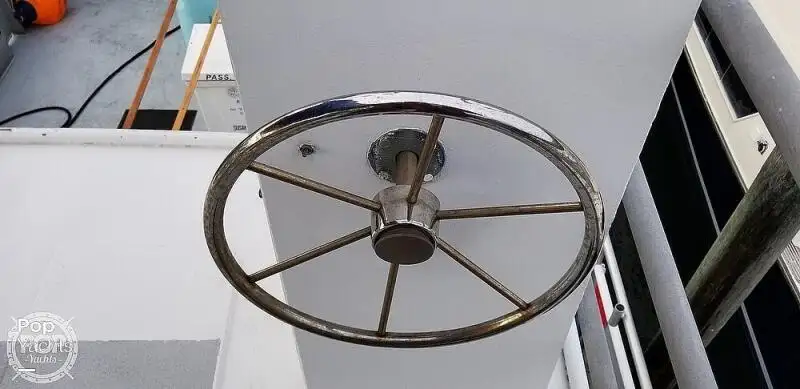 Tàu kéo lưới để bán