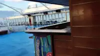 Tàu du lịch để bán
