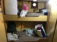 Tàu làm việc để bán