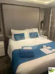 Tàu du lịch để bán