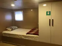 Tàu chở khách để bán