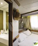 Tàu du lịch để bán