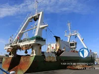 Tàu kéo lưới để bán