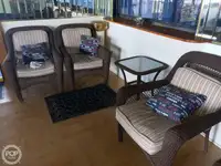 Tàu du lịch để bán