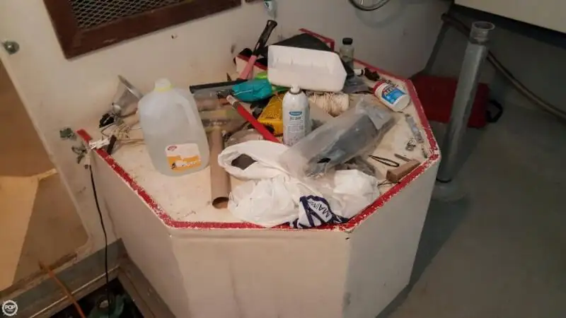 Tàu kéo lưới để bán