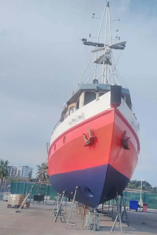 Tàu làm việc để bán