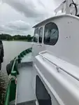 Tàu chở thủy thủ đoàn để bán