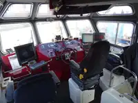 Tàu chở thủy thủ đoàn để bán