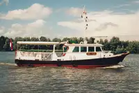 Tàu du lịch để bán