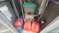 Tàu du lịch để bán