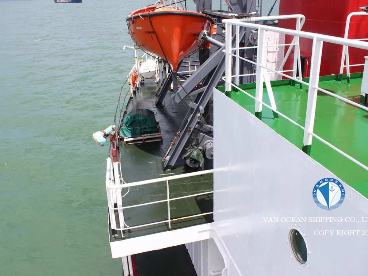 Tàu chở dầu/hóa chất để bán