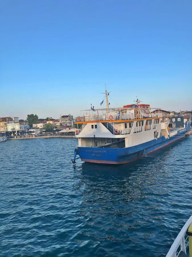 Tàu RoPax để bán