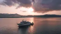 Tàu khảo sát để bán
