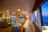 Tàu du lịch để bán