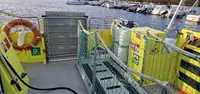 Tàu cứu hộ để bán