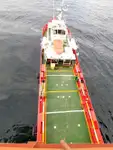 Tàu chở thủy thủ đoàn để bán