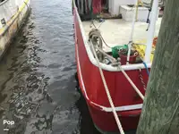 Tàu kéo lưới để bán