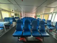 Tàu hai thân để bán