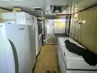 Tàu kéo lưới để bán