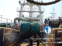 Tàu kéo lưới để bán