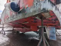 Tàu làm việc để bán