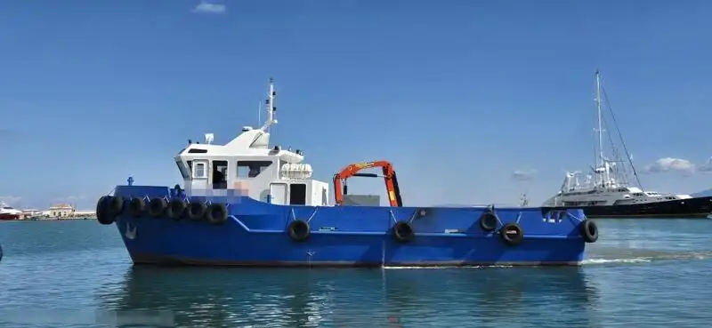 Tàu kéo để bán