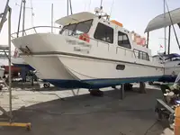 Tàu chở thủy thủ đoàn để bán