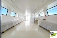 Tàu du lịch để bán