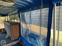 Tàu du lịch để bán