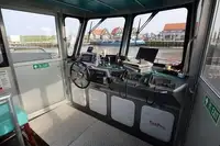 Tàu du lịch để bán