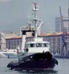 Tàu kéo để bán