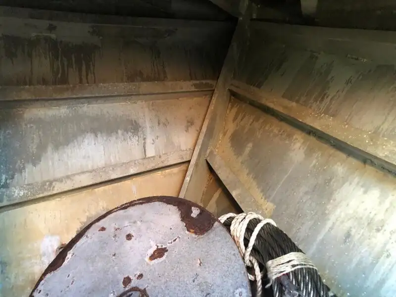 Tàu container để bán