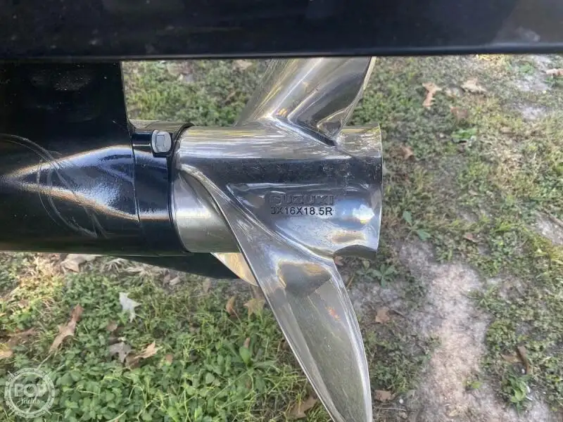 Tàu kéo lưới để bán