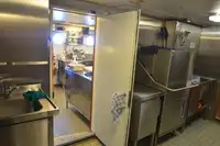 Tàu container để bán