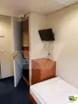 Sà lan chở người để bán