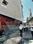 Tàu du lịch để bán