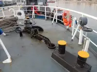 Tàu làm việc để bán