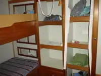 Tàu câu dài để bán