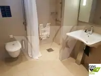 Tàu du lịch để bán