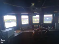 Tàu kéo lưới để bán