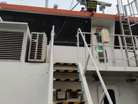 Tàu chở thủy thủ đoàn để bán