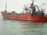 Tàu kéo lưới để bán