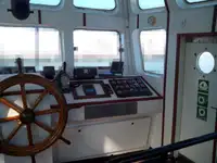 Tàu kéo để bán