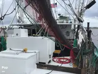 Tàu kéo lưới để bán
