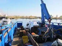 Tàu làm việc để bán
