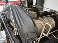 Tàu kéo lưới để bán