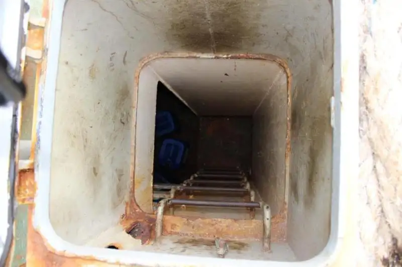 Tàu kéo để bán
