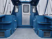 Tàu container rao bán