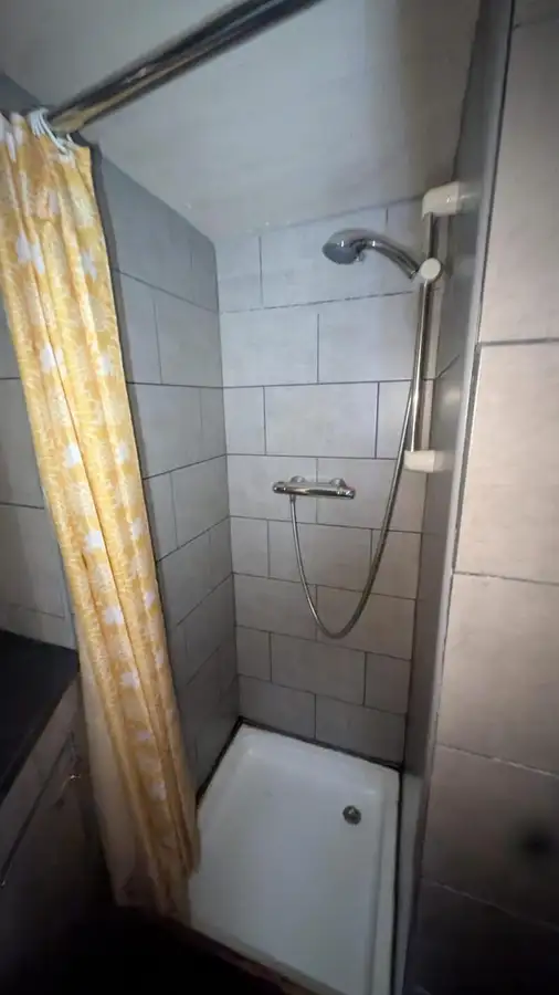 Tàu khảo sát để bán