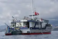 Tàu kéo để bán